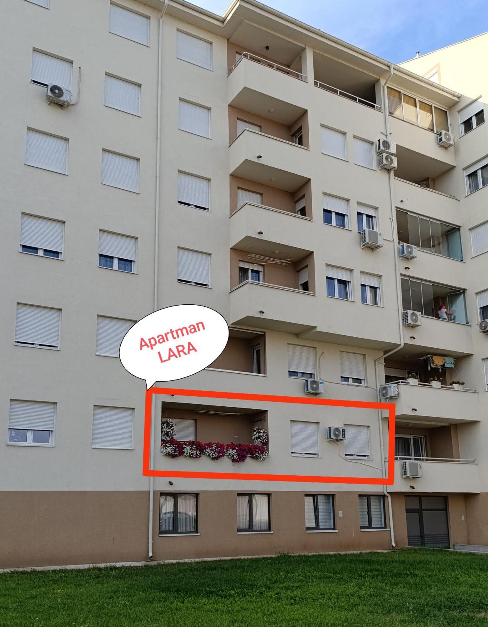 Apartman Lara Pirot Luaran gambar