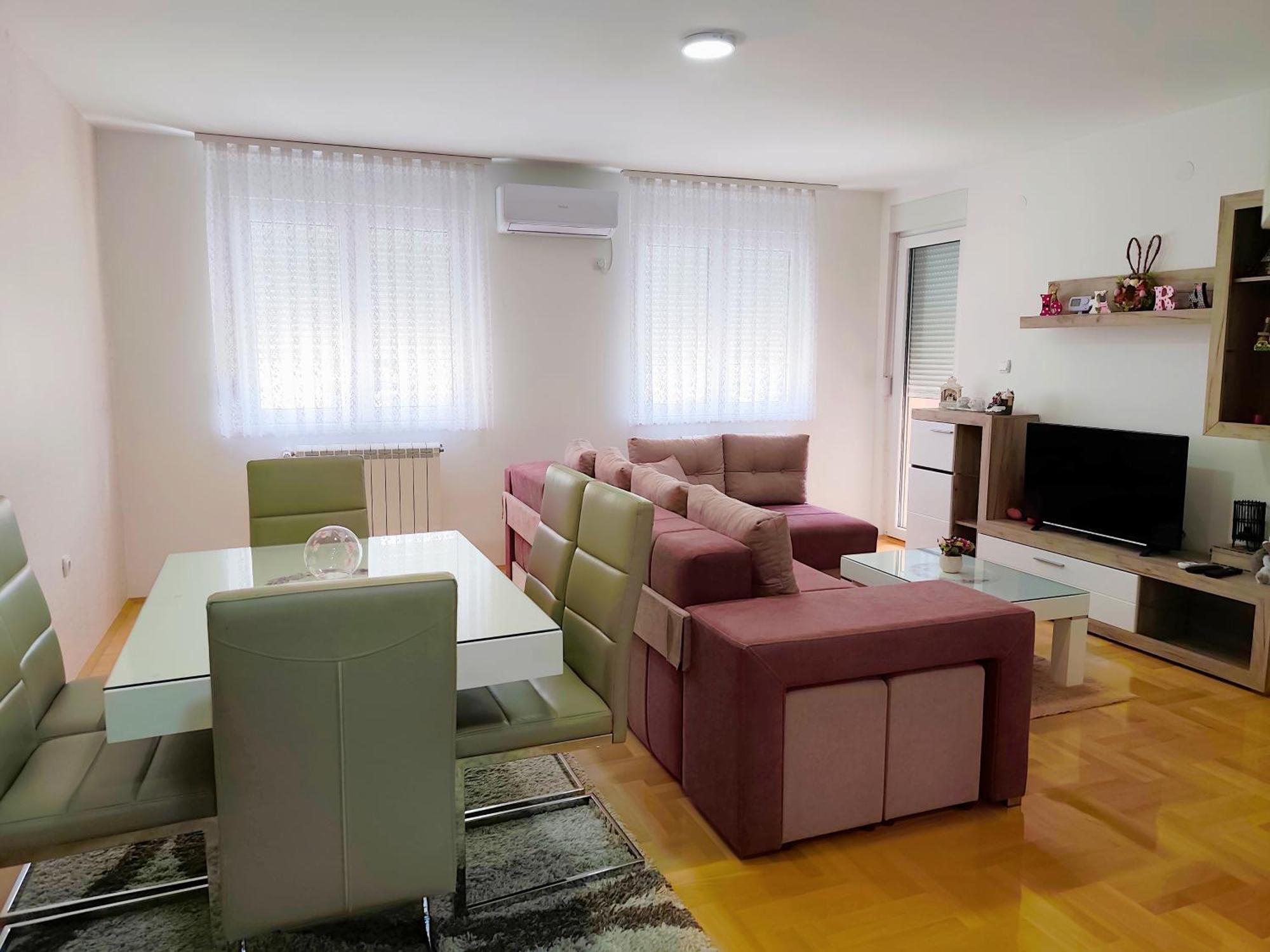 Apartman Lara Pirot Luaran gambar